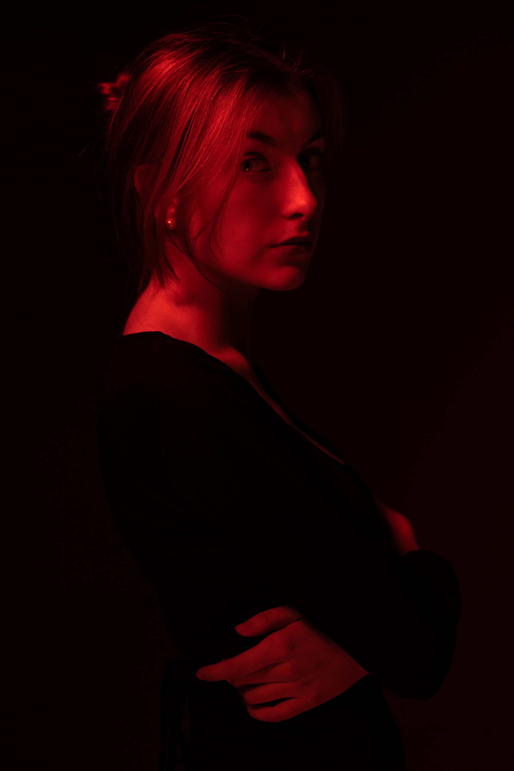 czerwony czarny portret kobiety zdjęcie