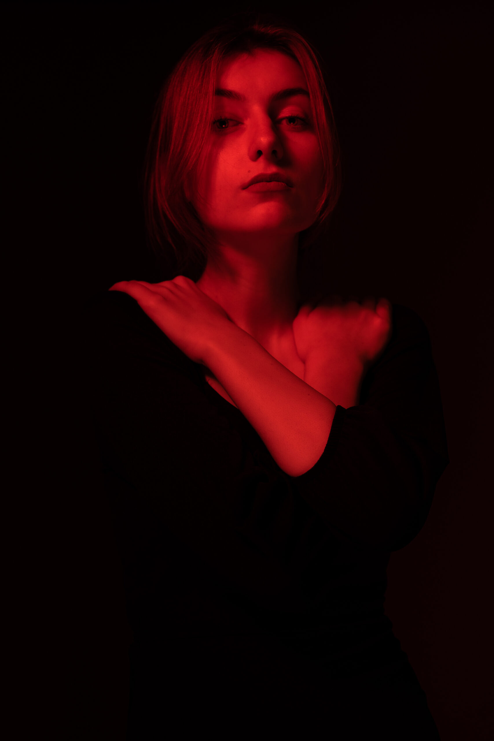 czerwony czarny portret kobiety zdjęcie