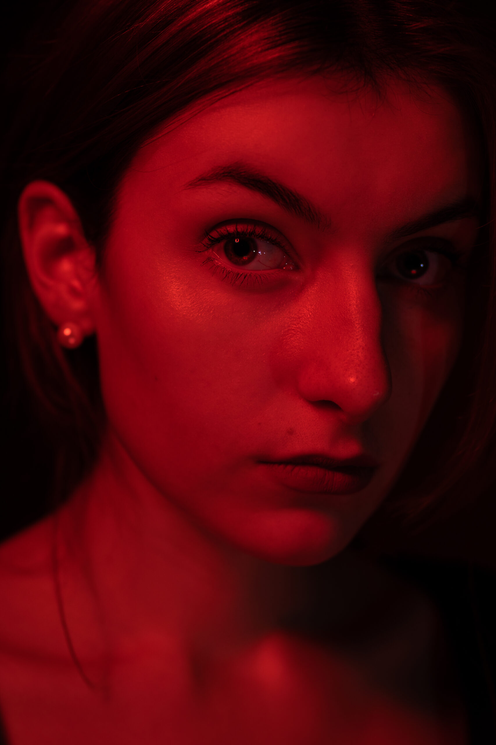 czerwony czarny portret kobiety zdjęcie